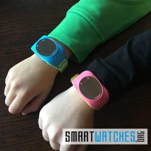 both-myki-watches-on-wrist