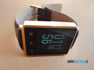 no-1-d6-smartwatch-on-its-side