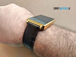 no-1-d6-smartwatch-on-wrist-thickness