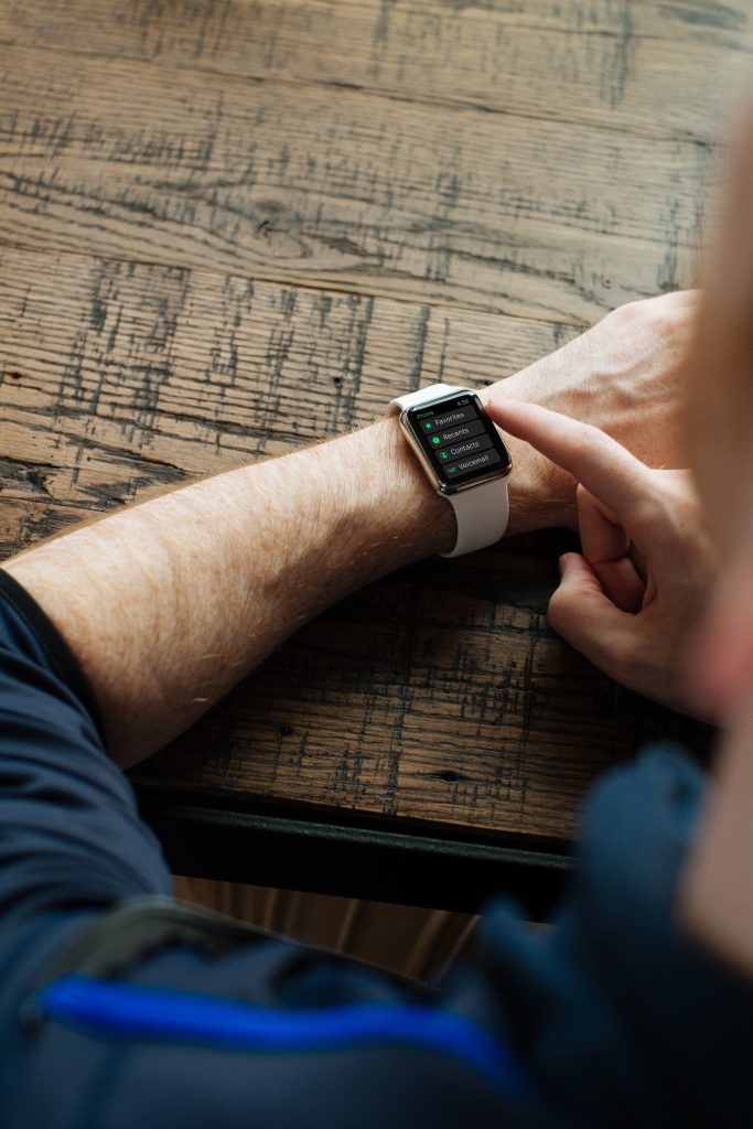 smartwatches fully compatible with iphone