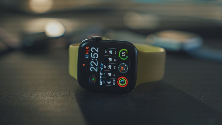 Smartwatch vs Fitness Tracker Top 3 Differences